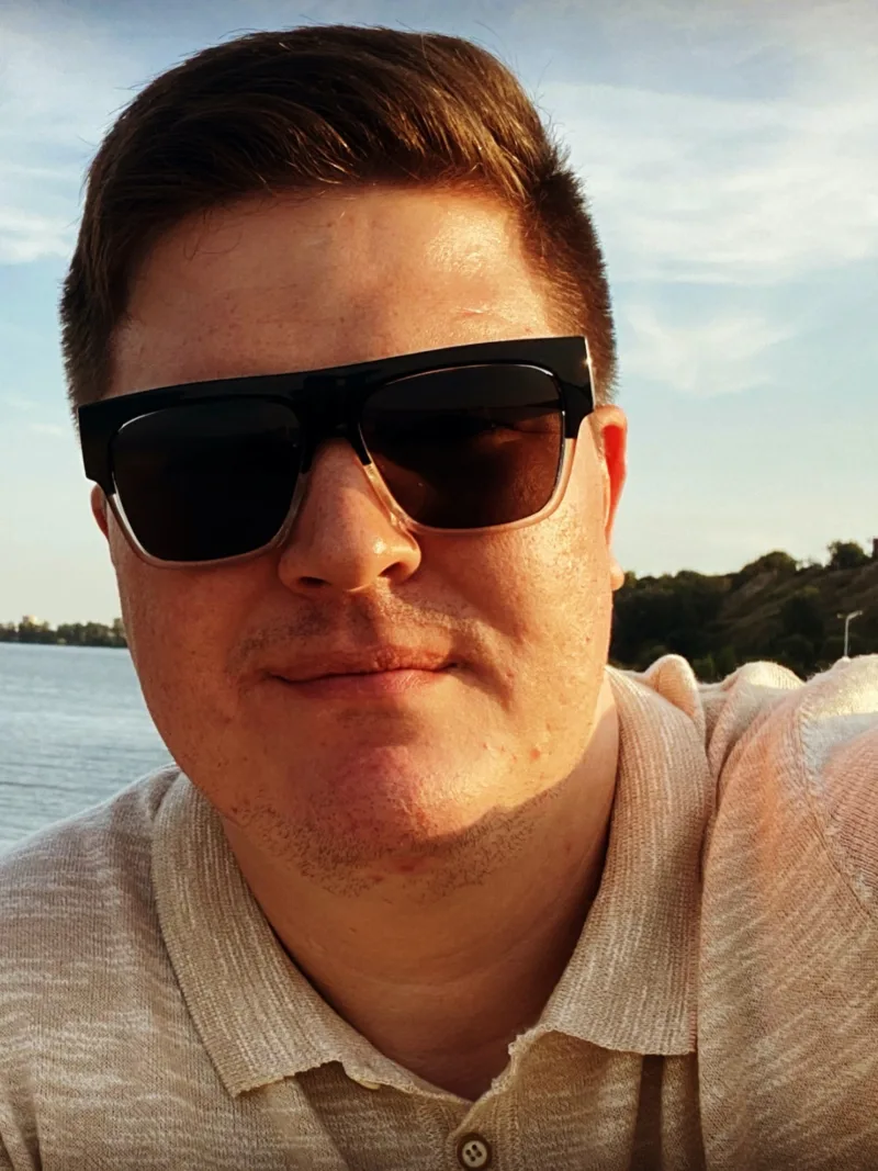 Andrey, 37