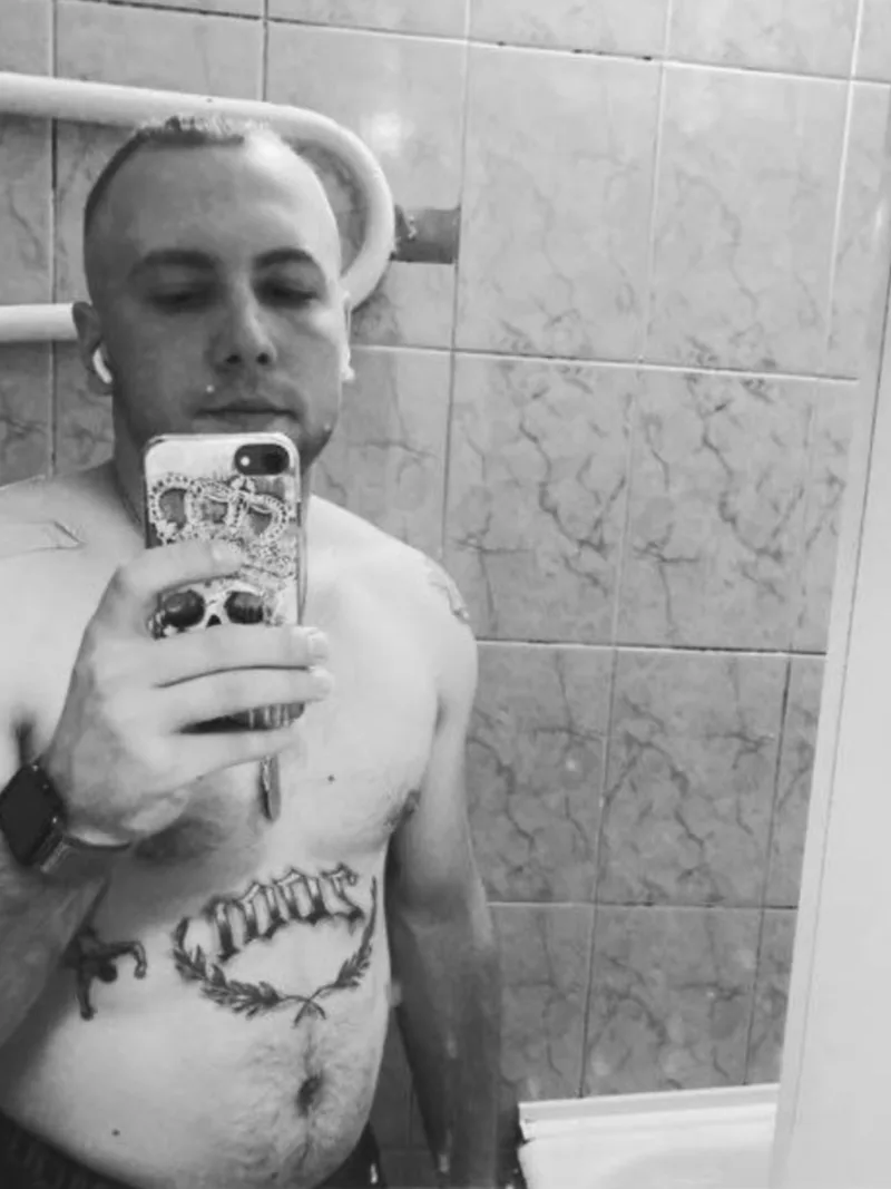 Артем, 25