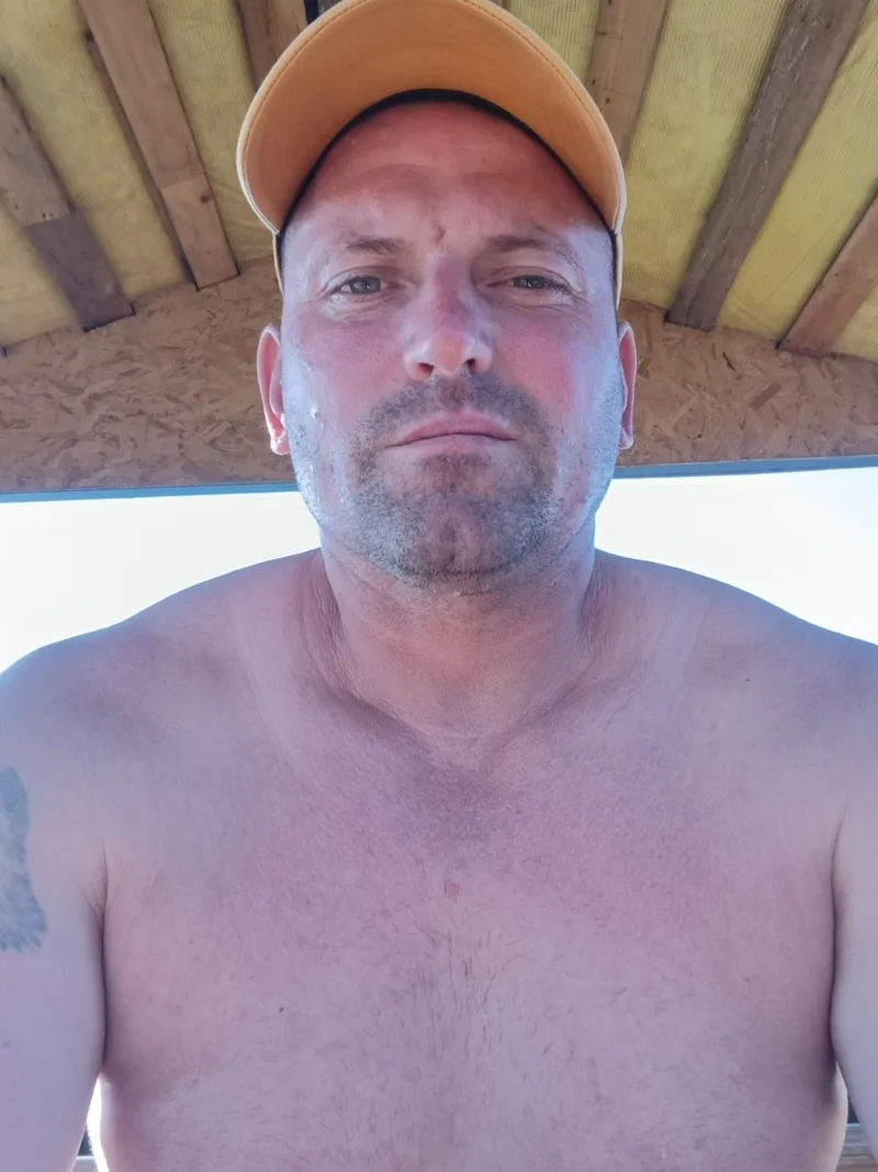 Dzoni, 41