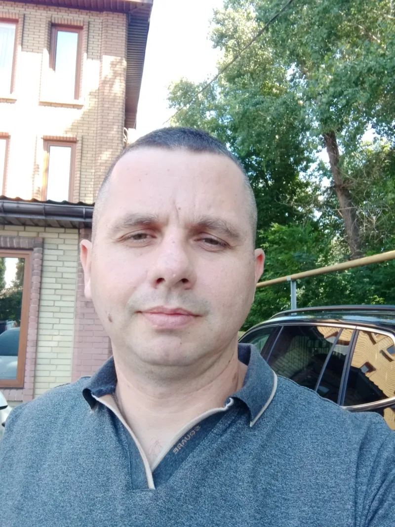 Владимир, 40