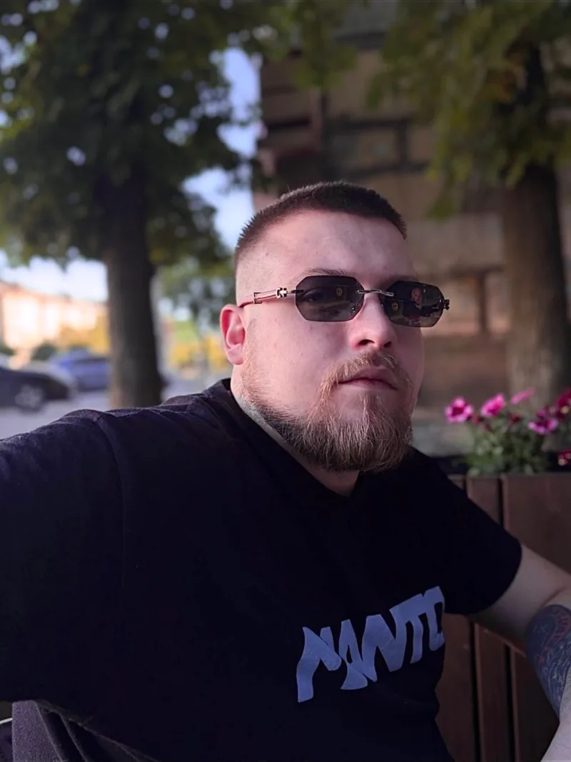 Илья, 23