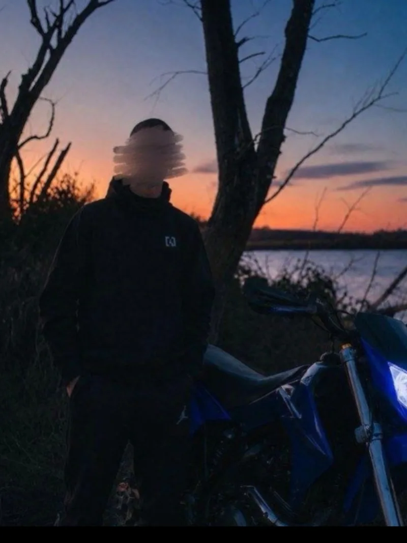 Міша, 22