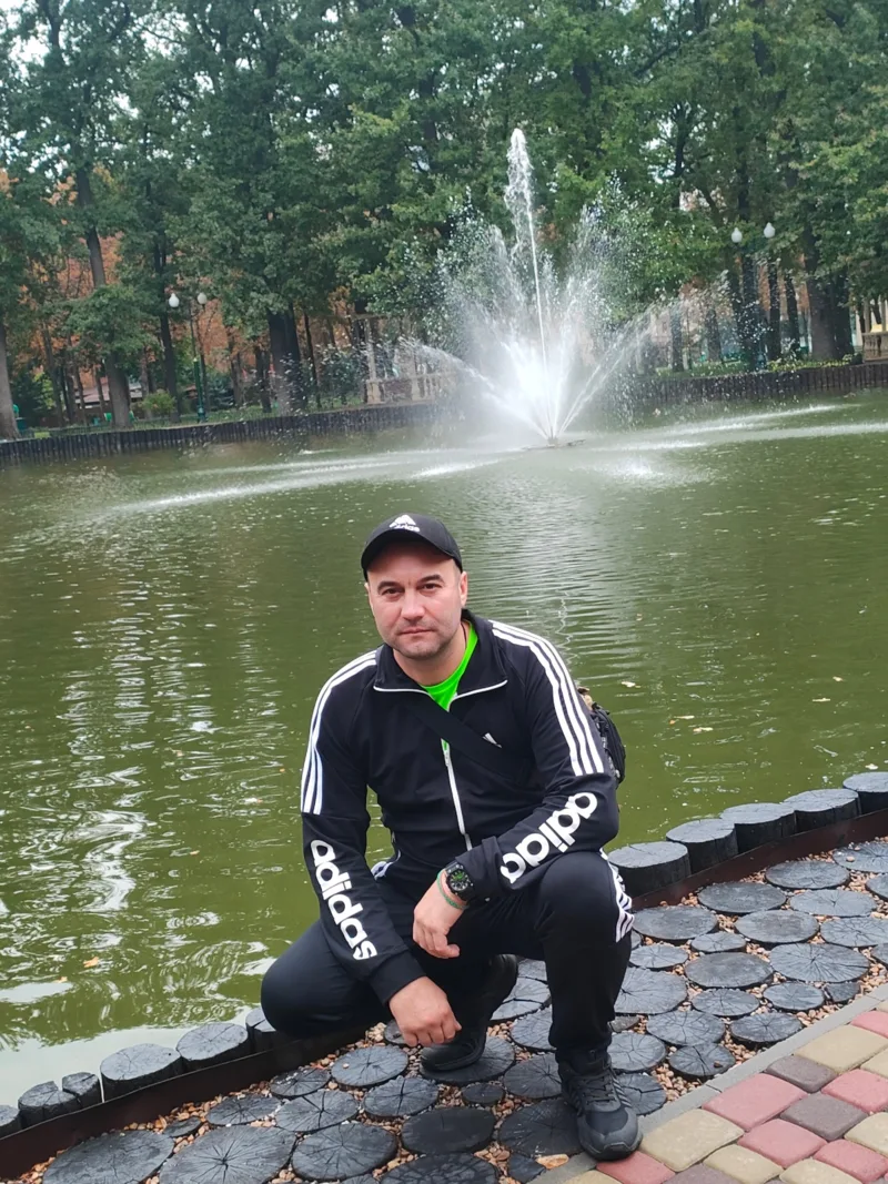 Коля, 42