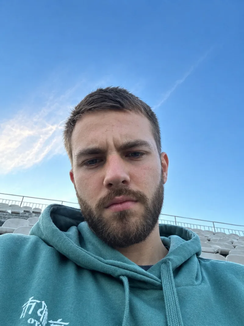 kolya, 22