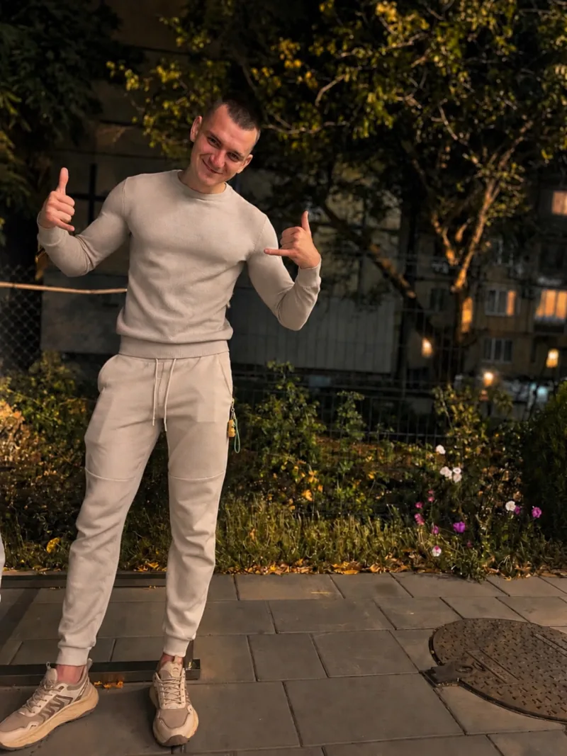 Антон, 24