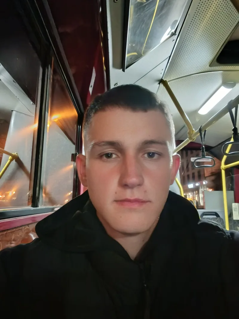 Вадим, 18