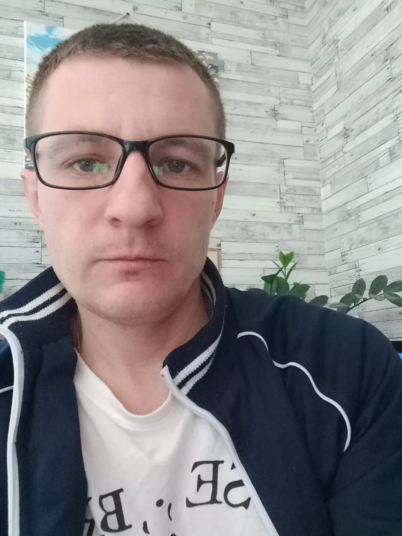 Сергій, 42