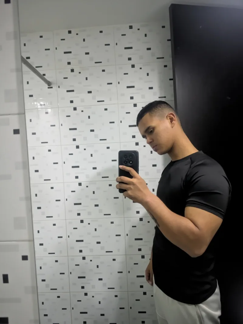 Carlos, 26