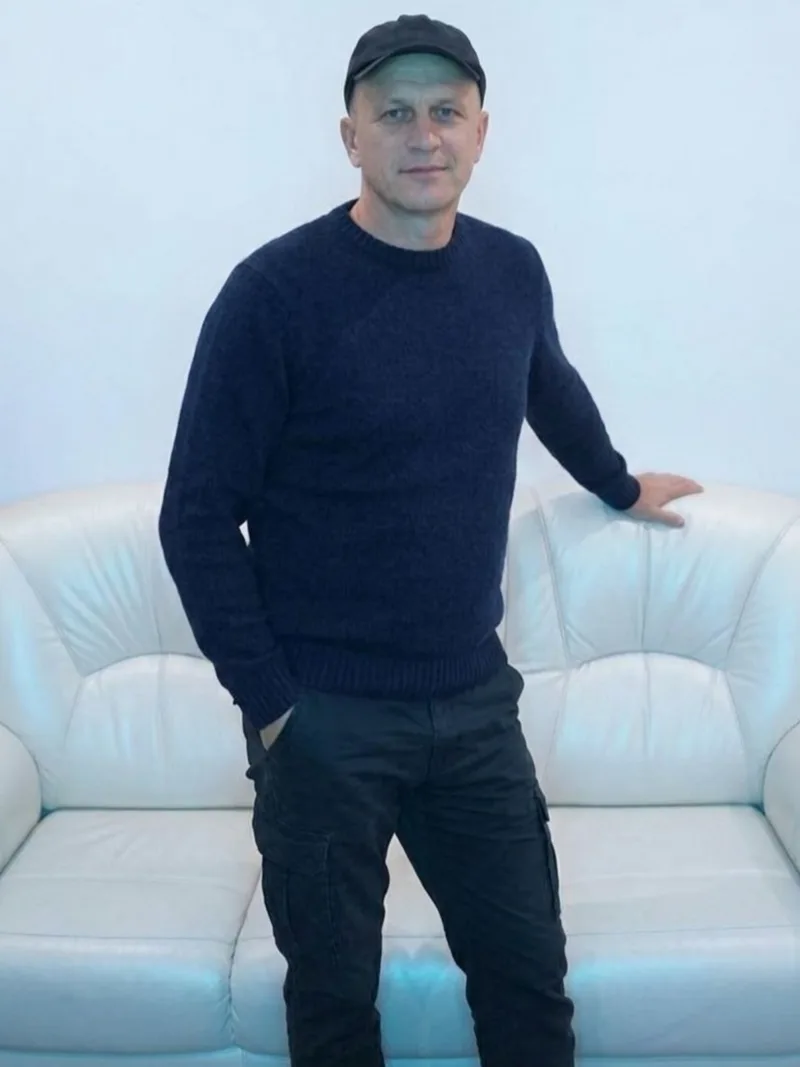 Олександр, 42