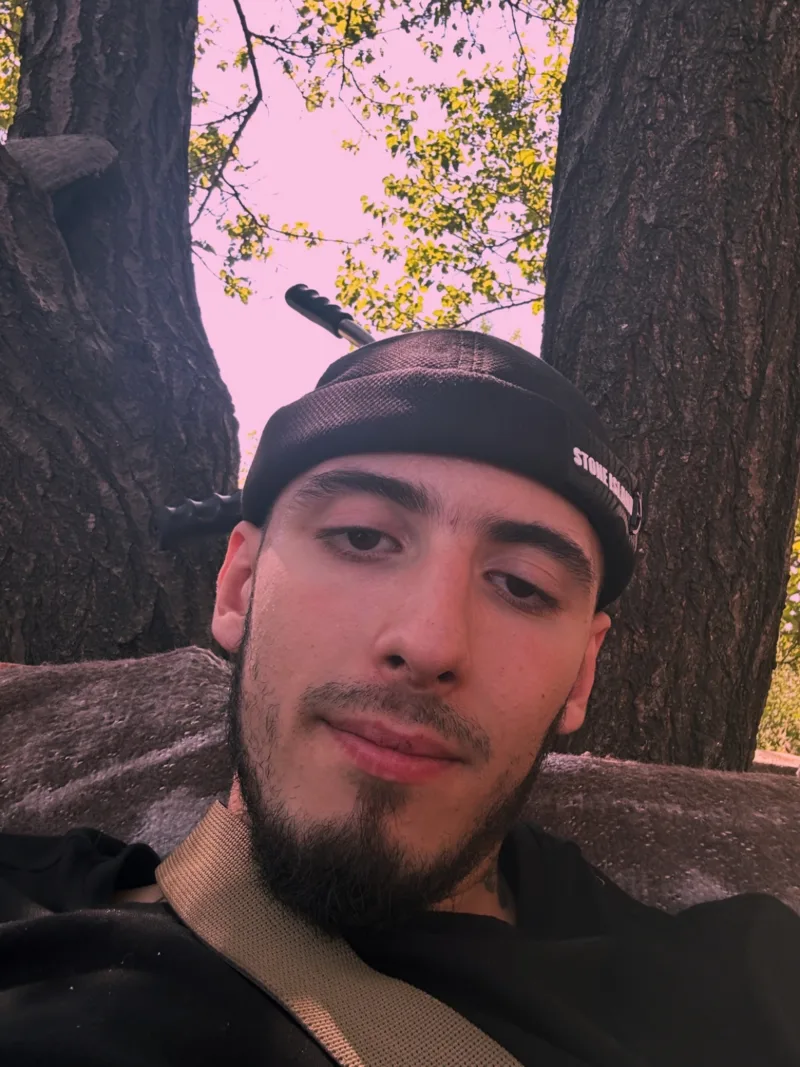 Даня, 22