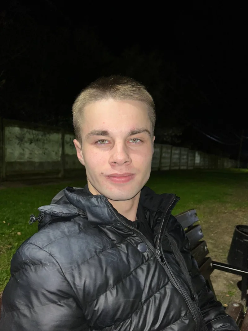 Сергей, 19