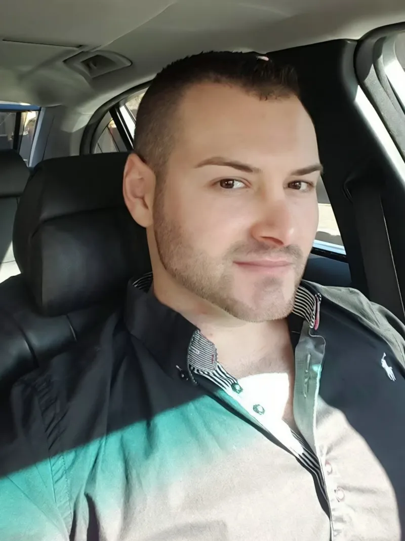 Laurentiu, 40