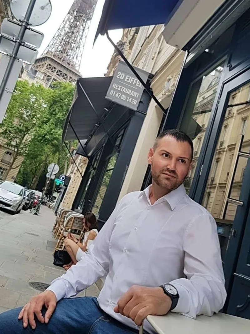 Laurentiu, 40