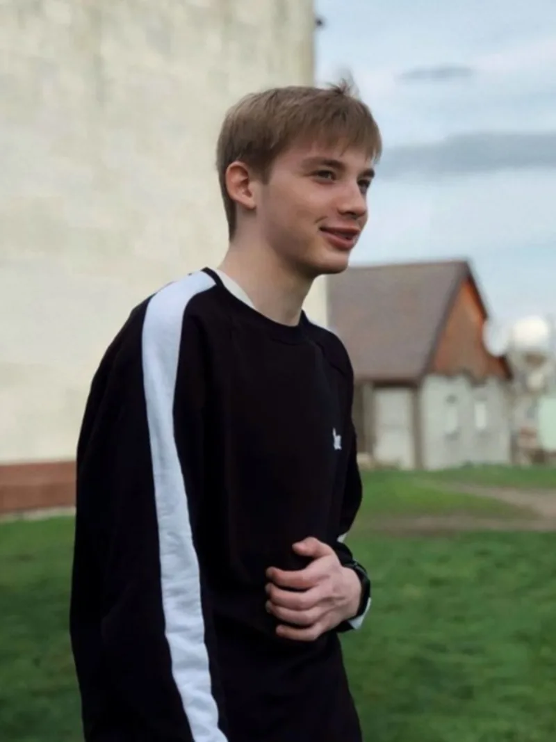 Назар, 20