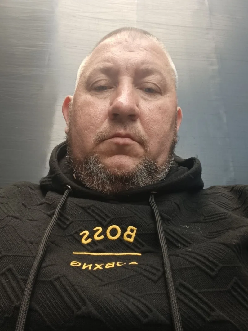 Андрій, 43