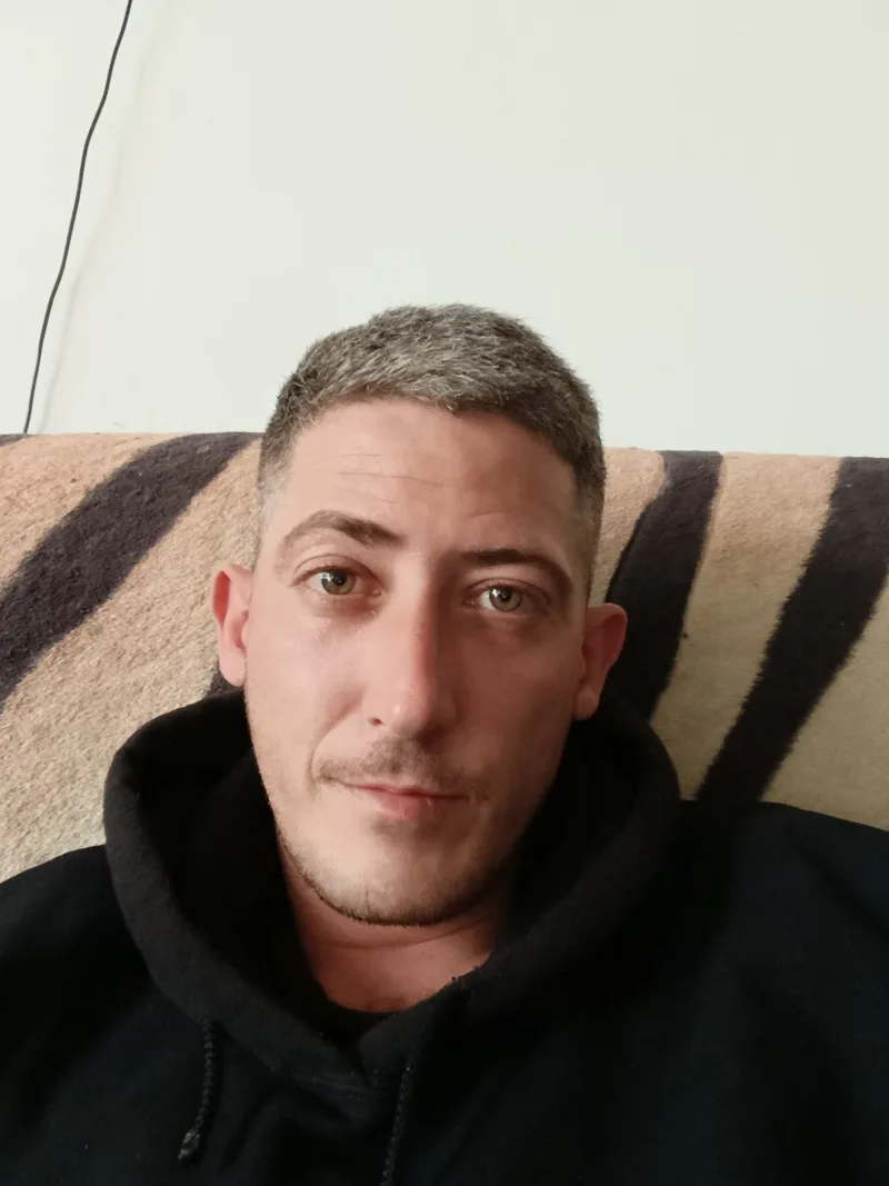 Родіон, 34