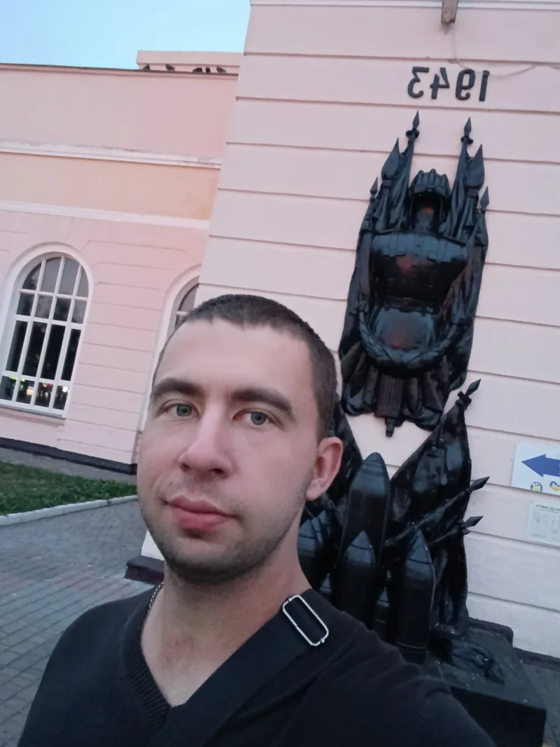 Володимир, 27