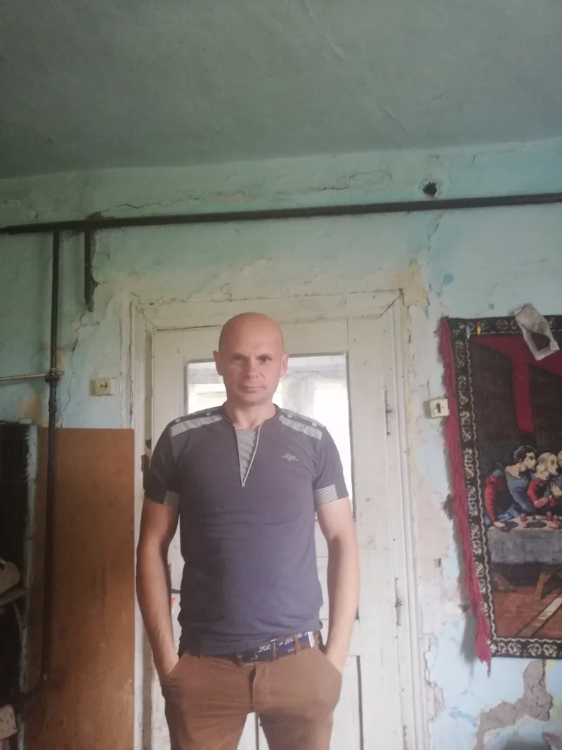 Вова, 37