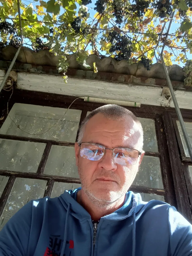 Андрей, 48