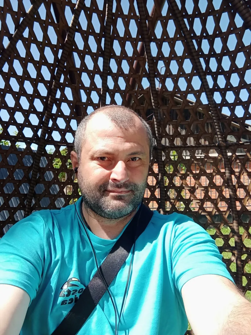 Павло, 44