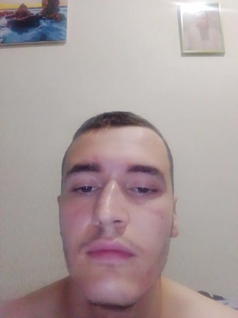 Антон, 20