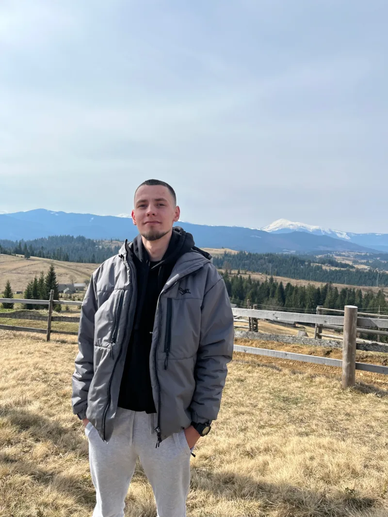 Сергій, 26