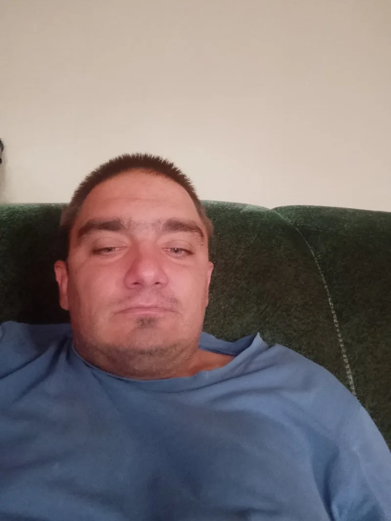 Віктор, 38