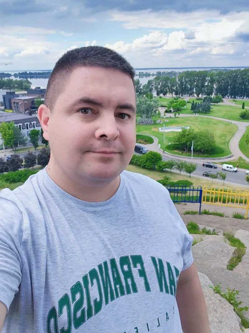 Дмитро, 37