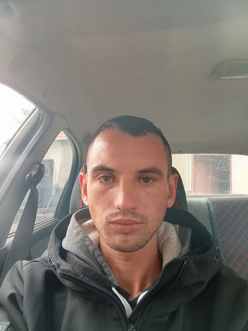 Олександр, 29