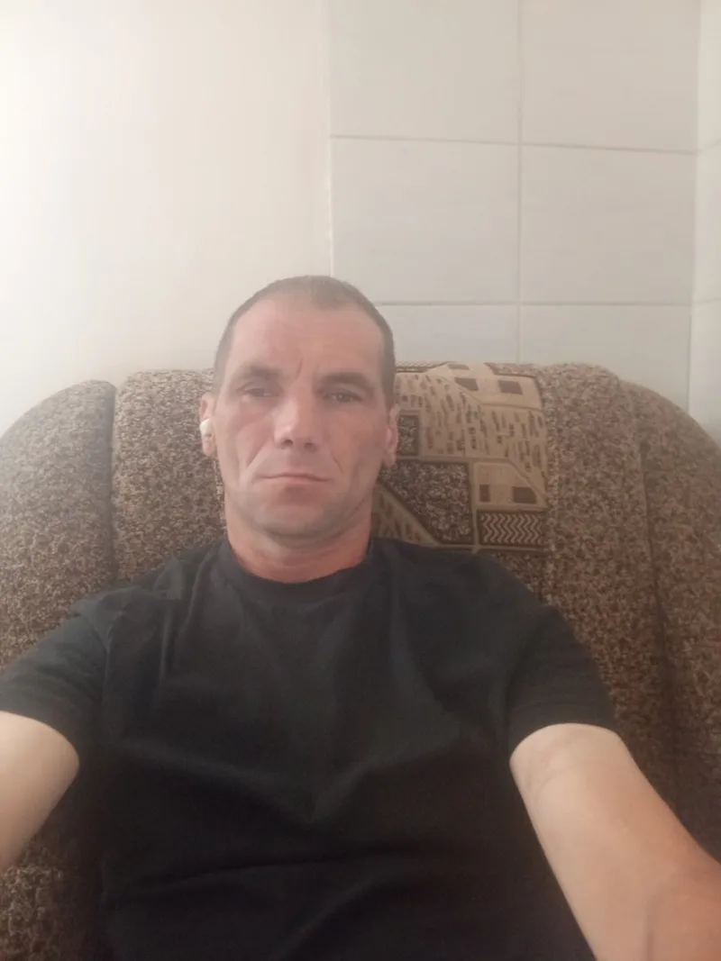 Андрій, 46