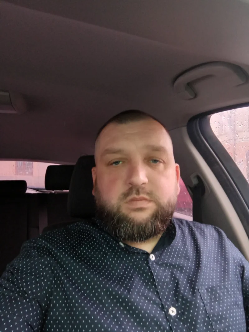 Андрій, 37