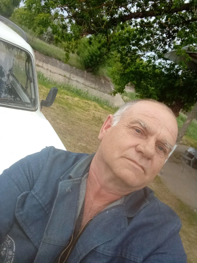 Александр, 61
