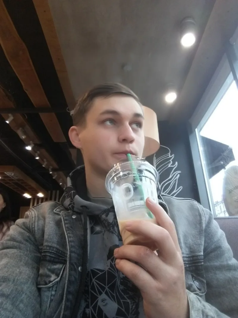 Денис, 20