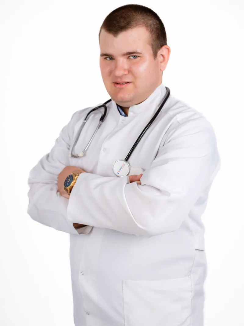 Максим, 20