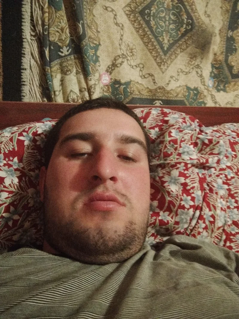 ілля, 24
