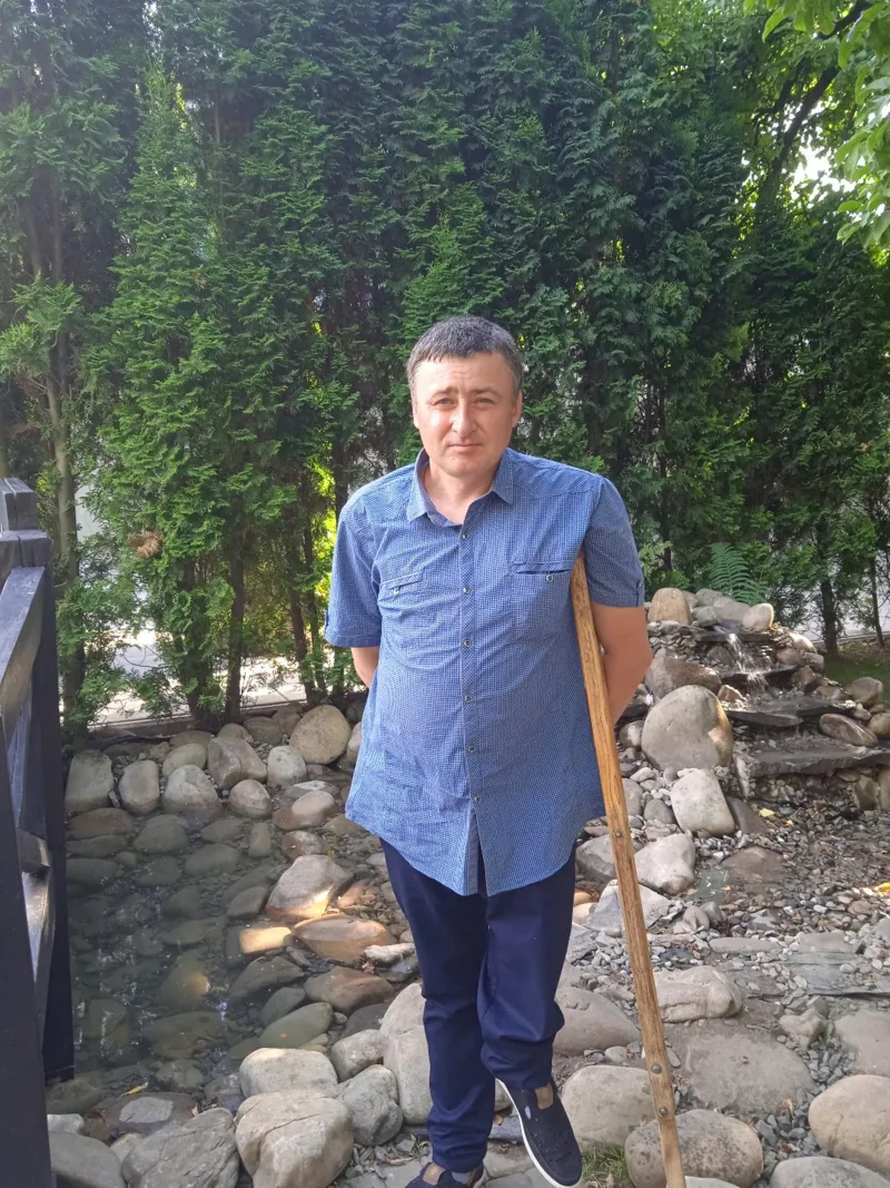 Толя, 52