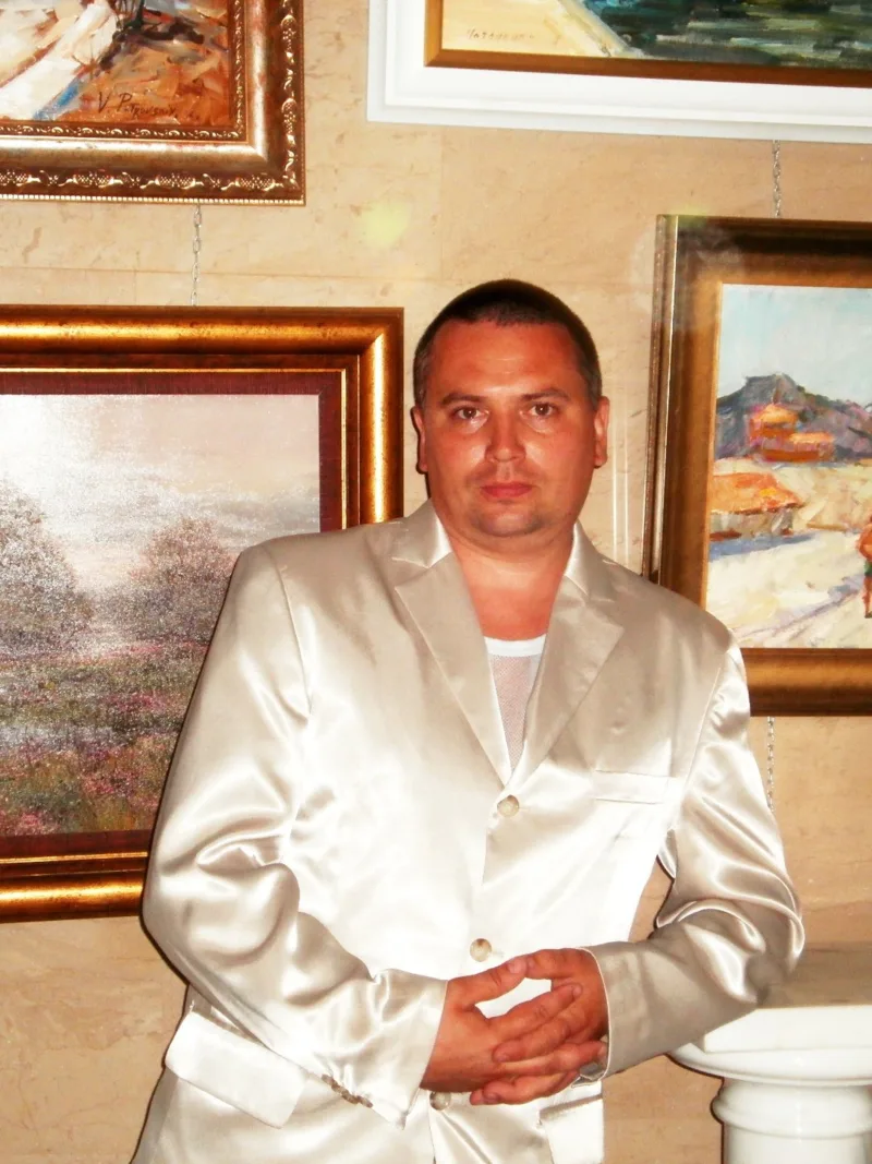 Андрій, 46