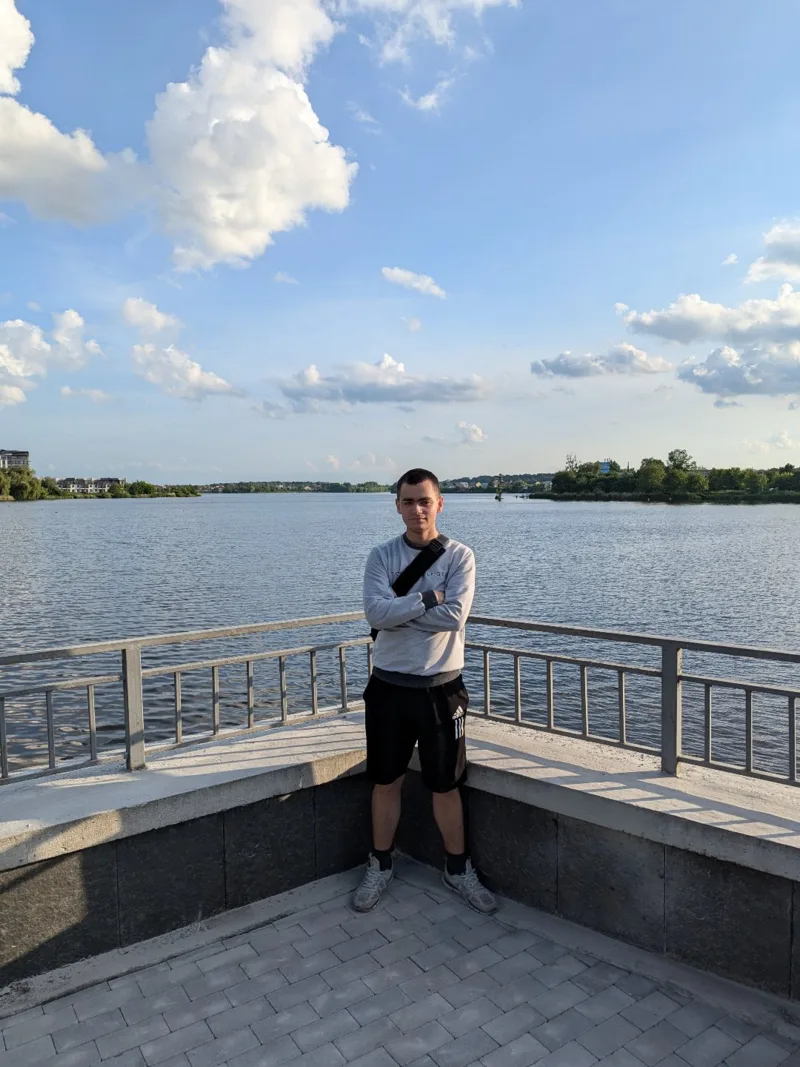 Влад, 18