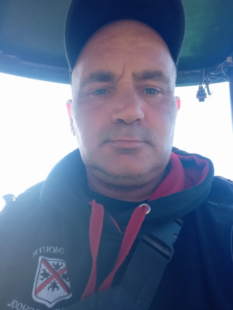 Володимир, 44