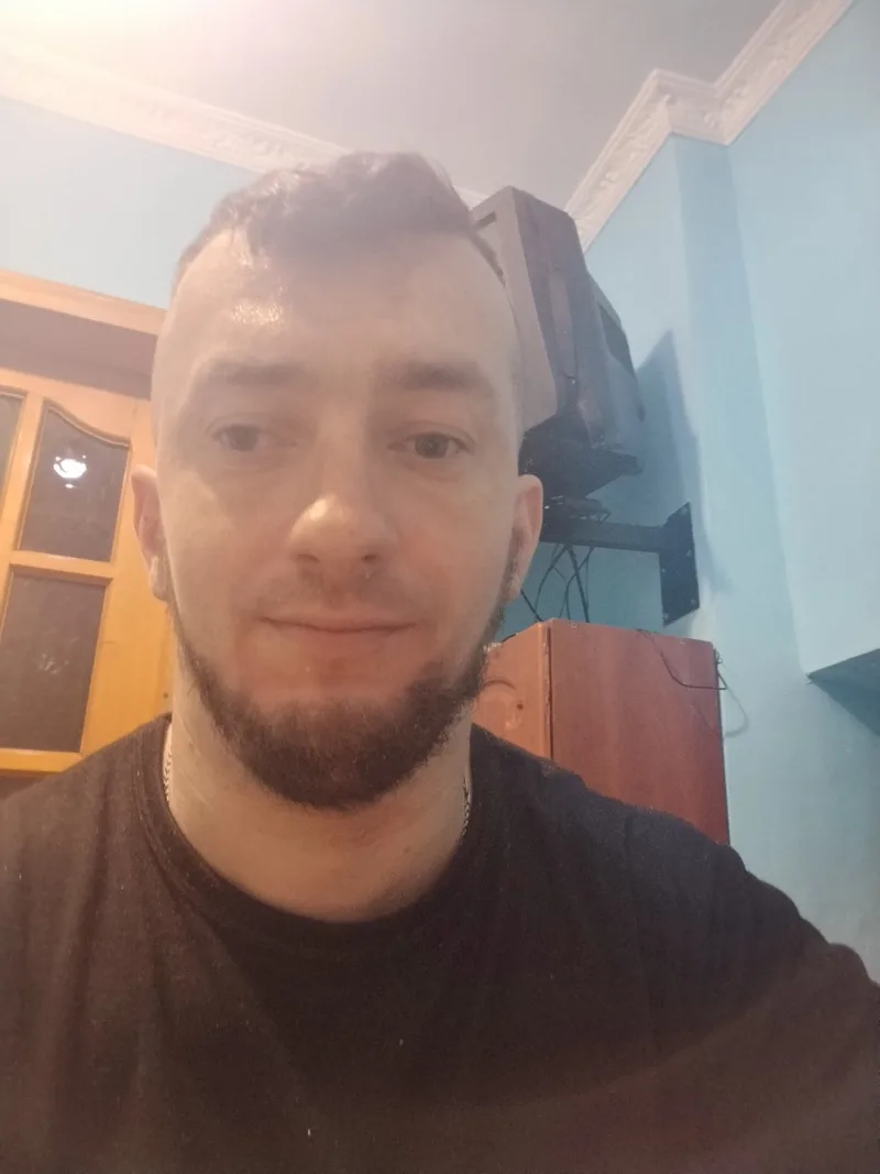 Вова, 32