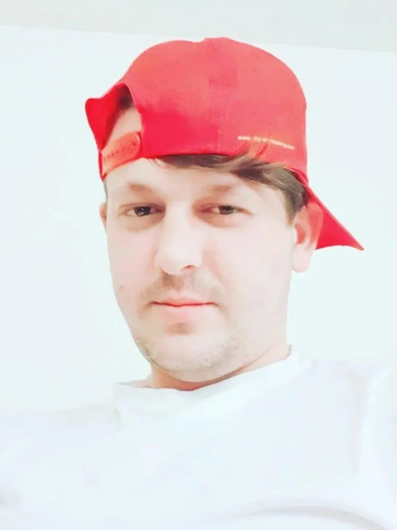 Паша, 26