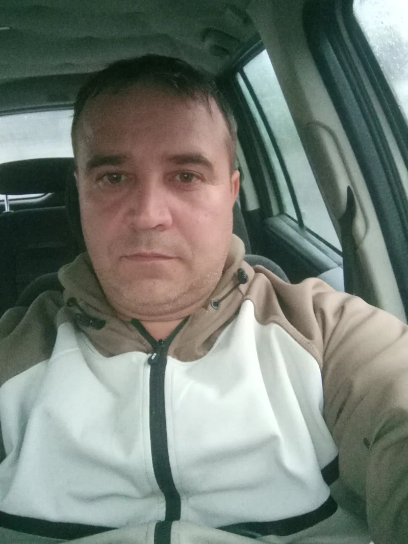 Діма, 44