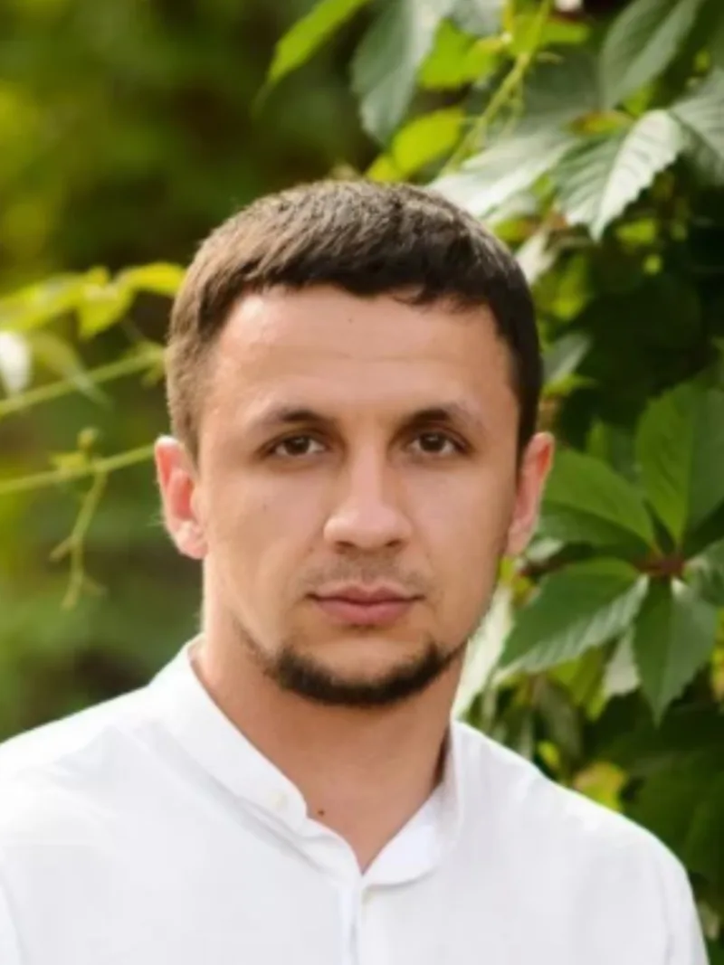 Макс, 41