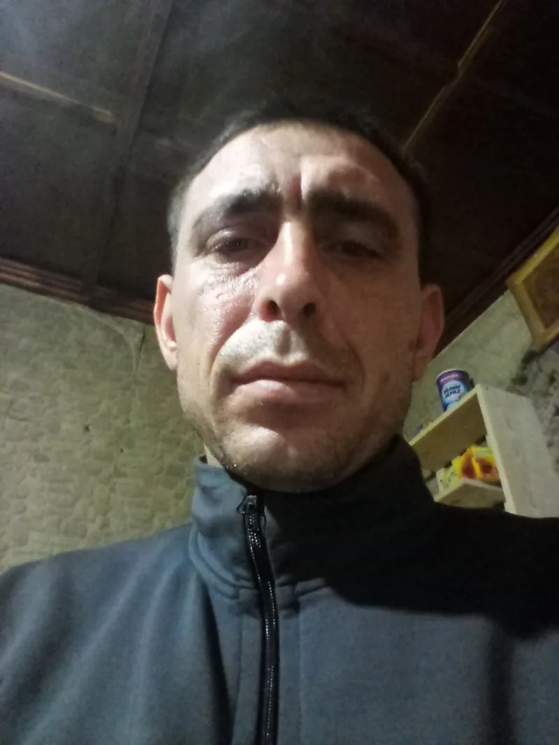 Михайло, 33