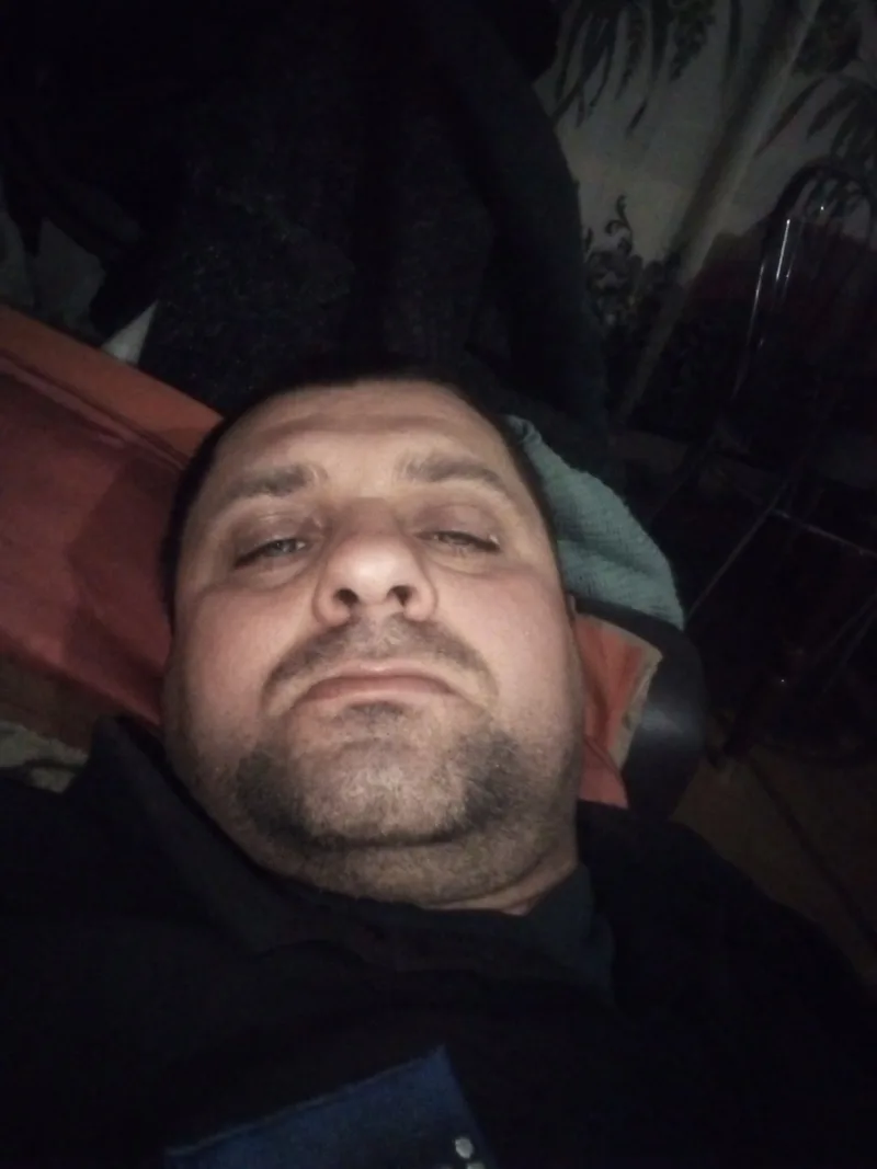 максим, 42