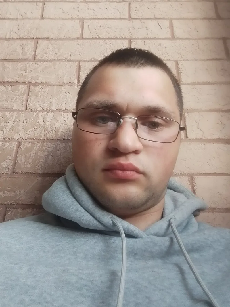 Максим, 24