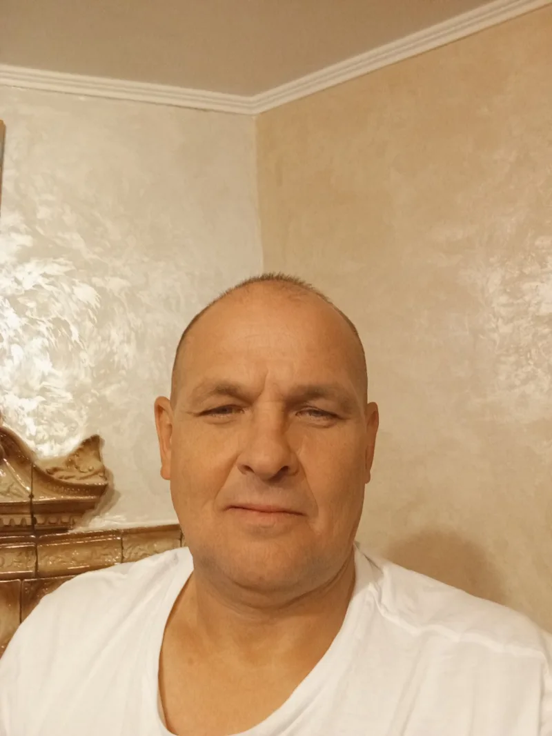 Валентин, 54