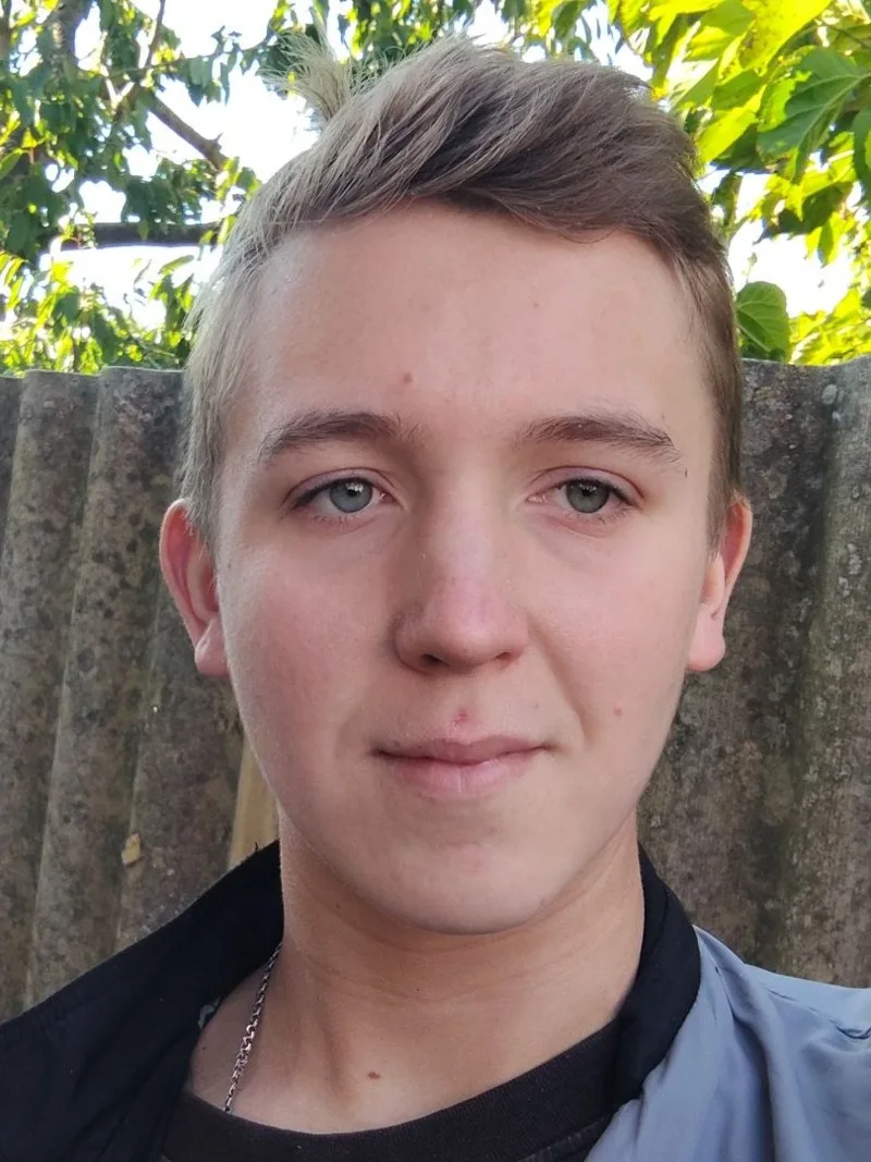 Dmitro, 18