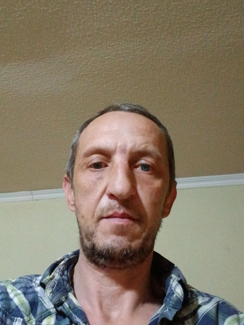 Валера, 49