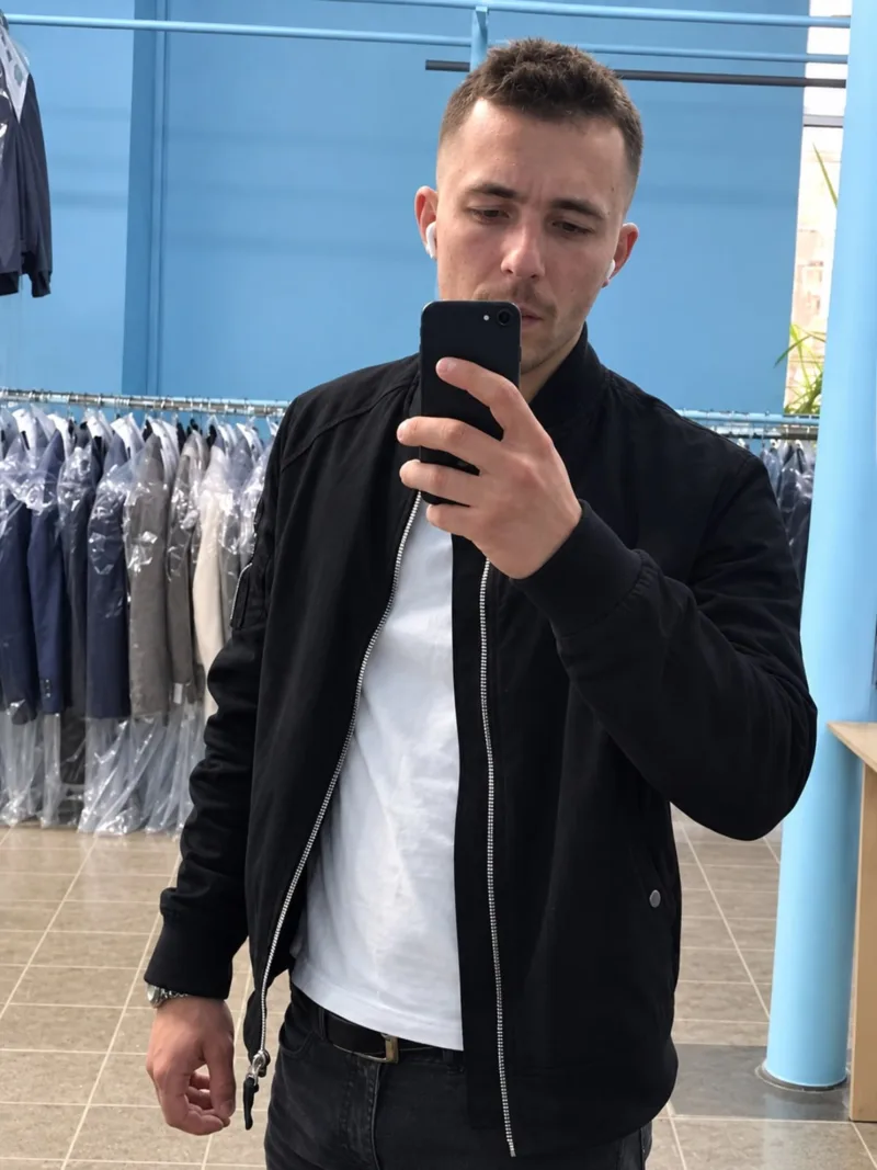 Кирил, 31